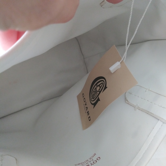 Very Cute Small Designer Bag - Picture 11 of 11